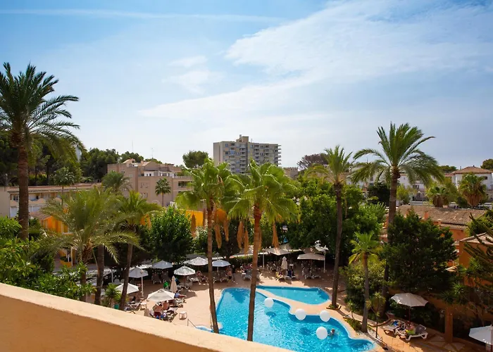 Valentin Reina - Adults Only 4* باغيرا