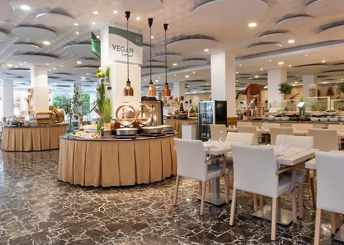 Valentin Reina - Adults Only 4* Пагуэра