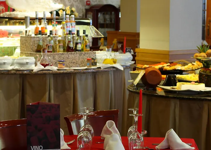 Valentin Reina - Adults Only Пагуэра