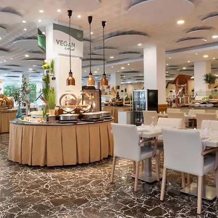 Valentin Reina - Adults Only 4* Παγκουέρα