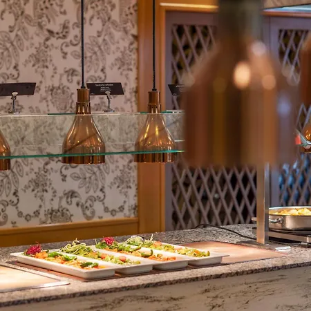 Valentin Reina - Adults Only Παγκουέρα