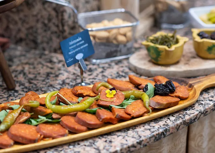 Valentin Reina - Adults Only 4* Παγκουέρα