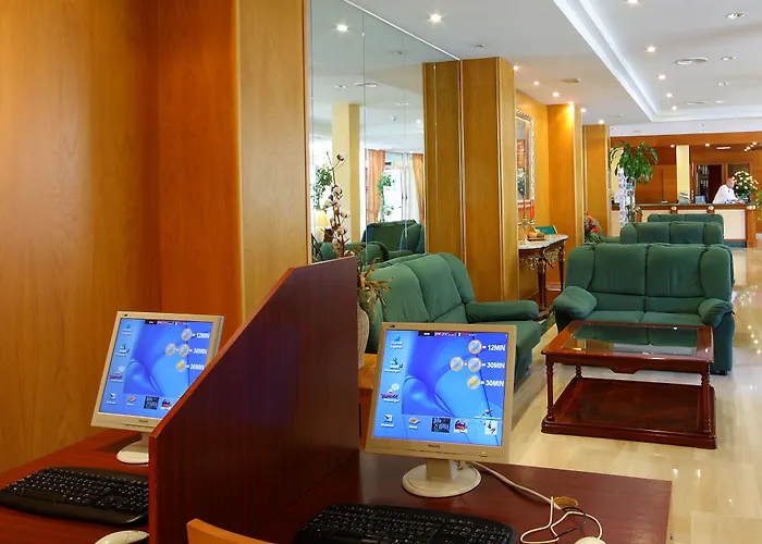 Valentin Reina - Adults Only